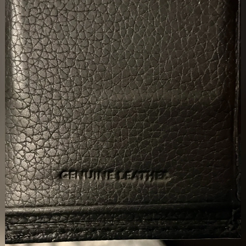 Unisex Black Leather Money Holder w/Card Slots, ID Window, Magnetic Close, RFID